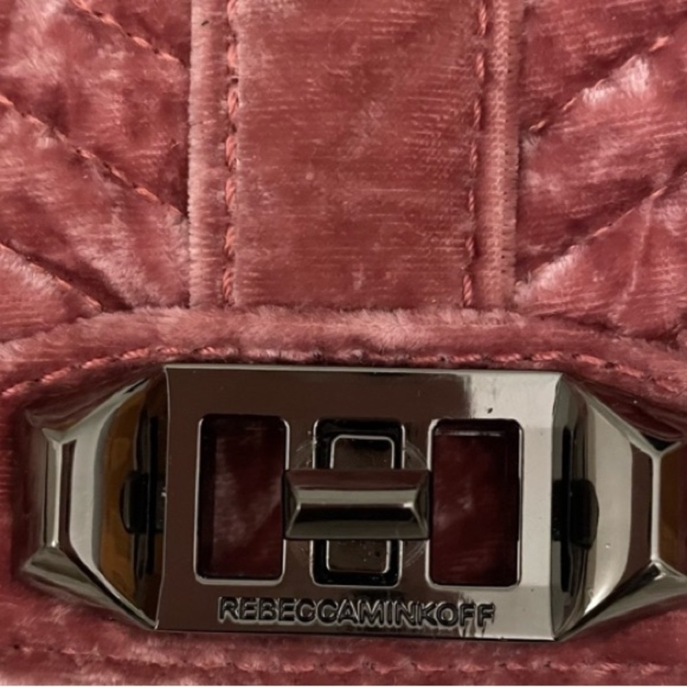 Rebecca Minkoff Chevron Quilted Small Love Crossbody Velvet Soft Pink - Picture 4 of 7